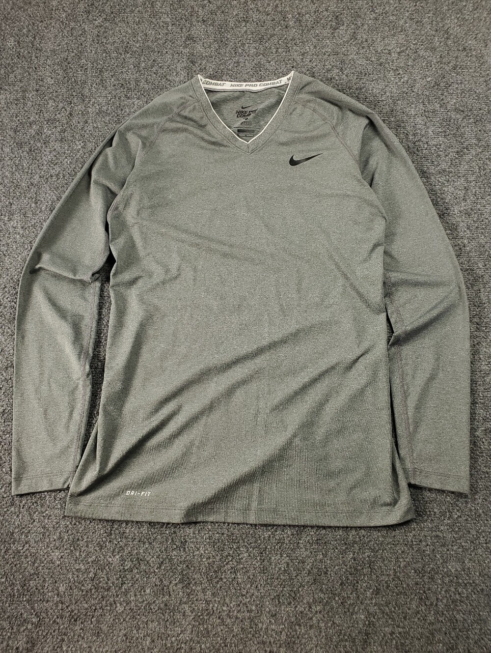 Nike Pro Combat Dri Fit Shirt Mens Medium Fitted Long Sleeve Compression V Neck